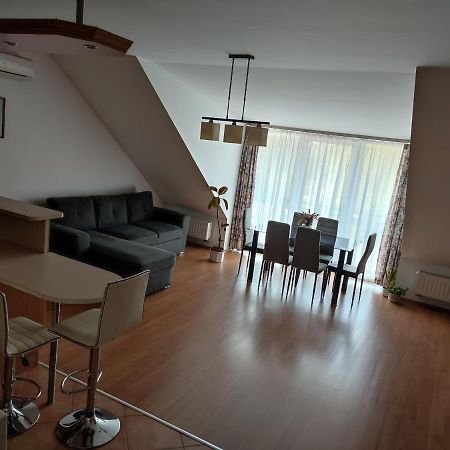 Larix Apartman Sárvár Eksteriør bilde