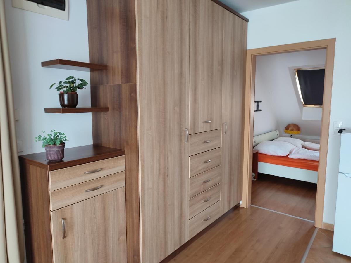 Larix Apartman Sárvár Eksteriør bilde