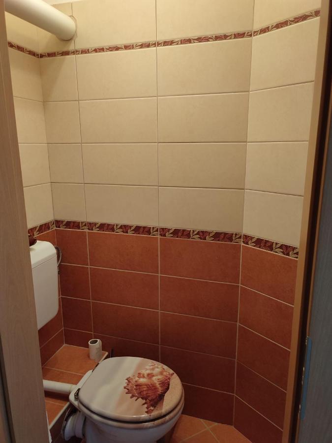 Larix Apartman Sárvár Eksteriør bilde