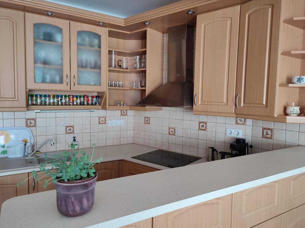 Larix Apartman Sárvár Eksteriør bilde